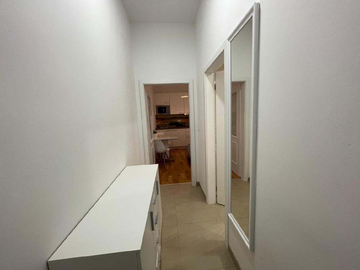 Washingtonova 3 Apartment